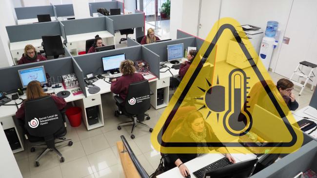 Operadores del Centre d'Atenció Telefònica del Servei Local de Teleassistència de la demarcació de Girona (arxiu)