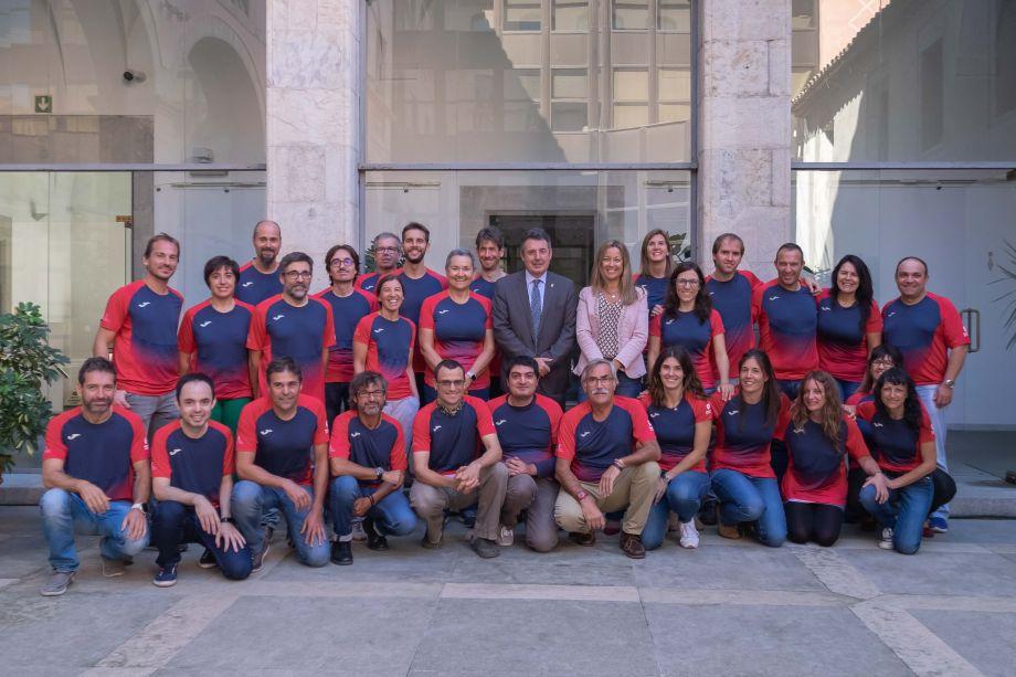 Miquel Noguer amb els participants a l’Oncotrail 2018