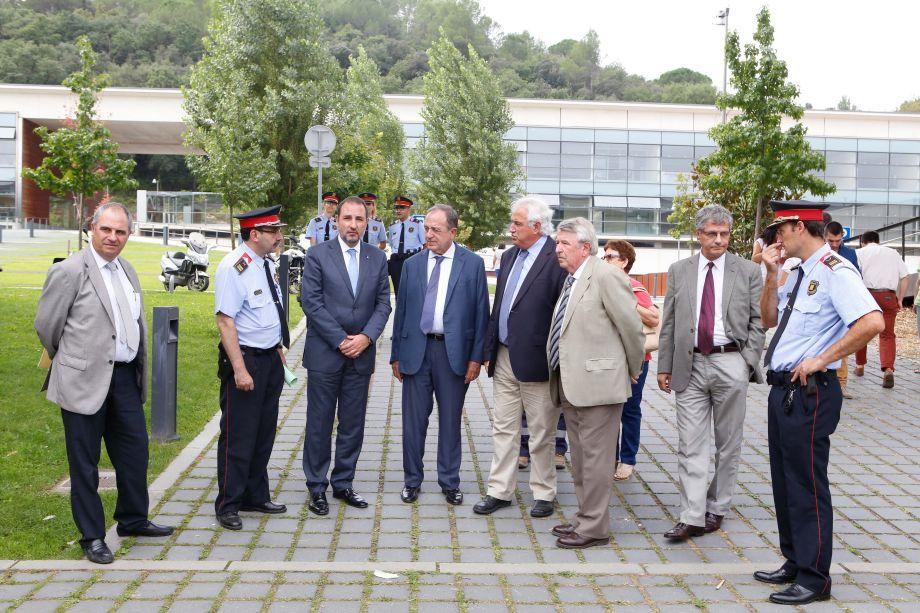 acte protocol·lari de lliurament de desfibril·ladors al cos de Mossos d’Esquadra.