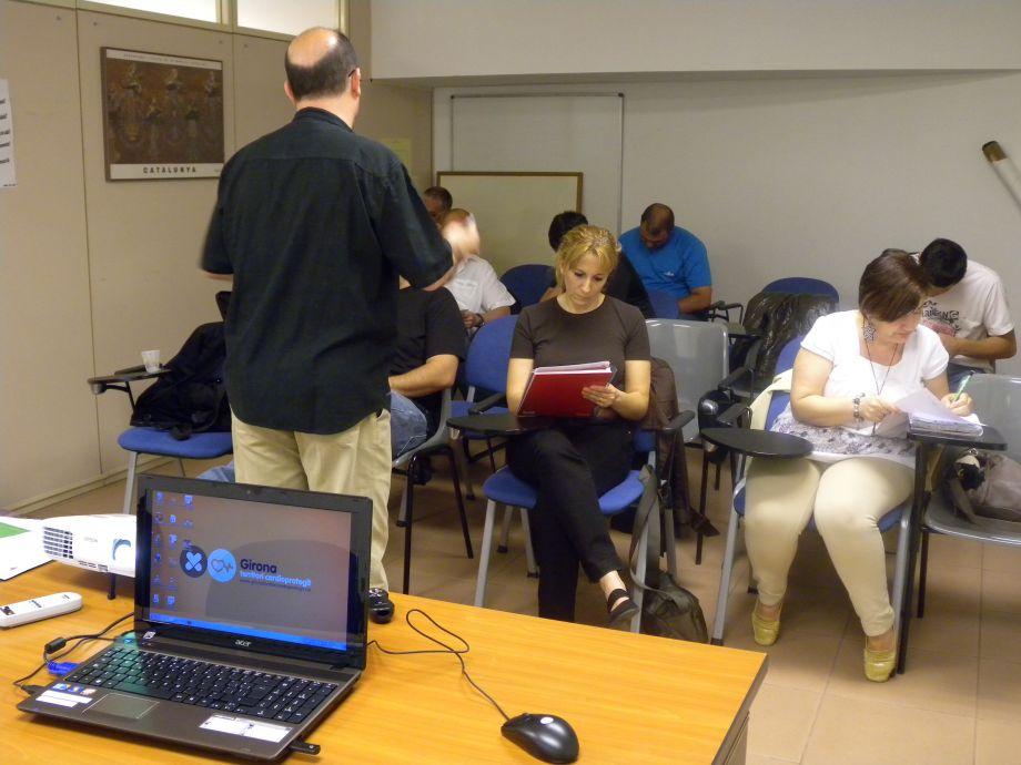 Curs de formació en l'ús de desfibril·ladors a Figueres
