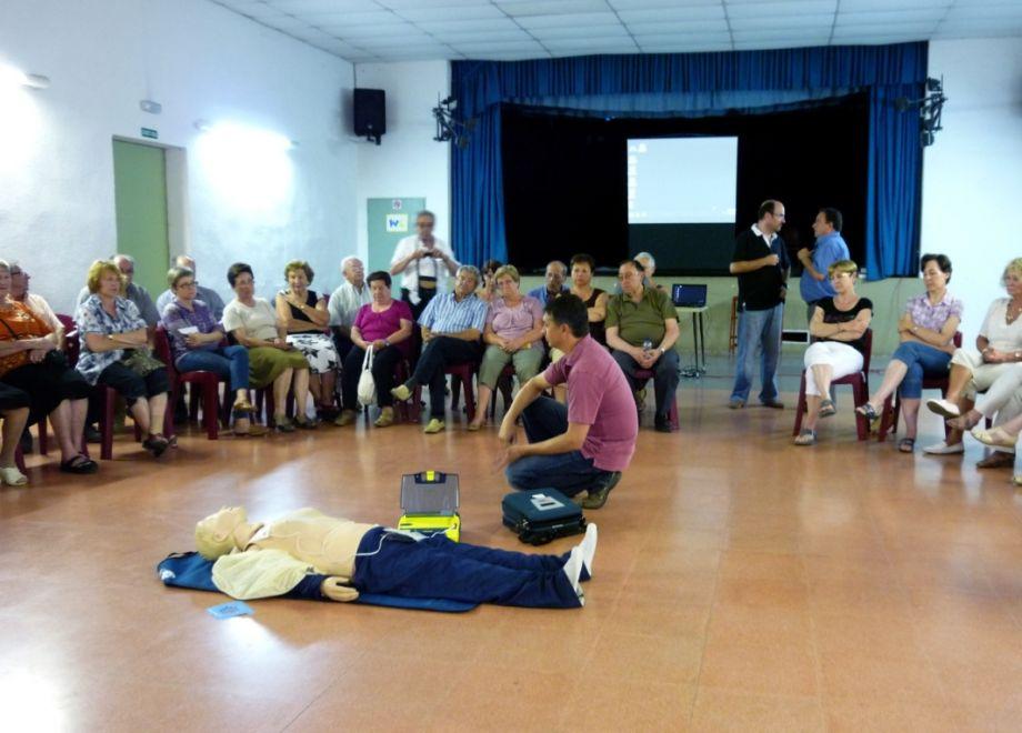 Demostració pública de l’ús dels desfibril•ladors a Sant Pau de Segúries