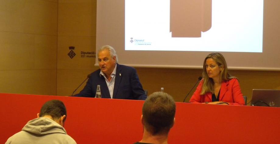 El president en funcions i la gerent de Dipsalut en la presentació de la Memòria de l'Organisme.