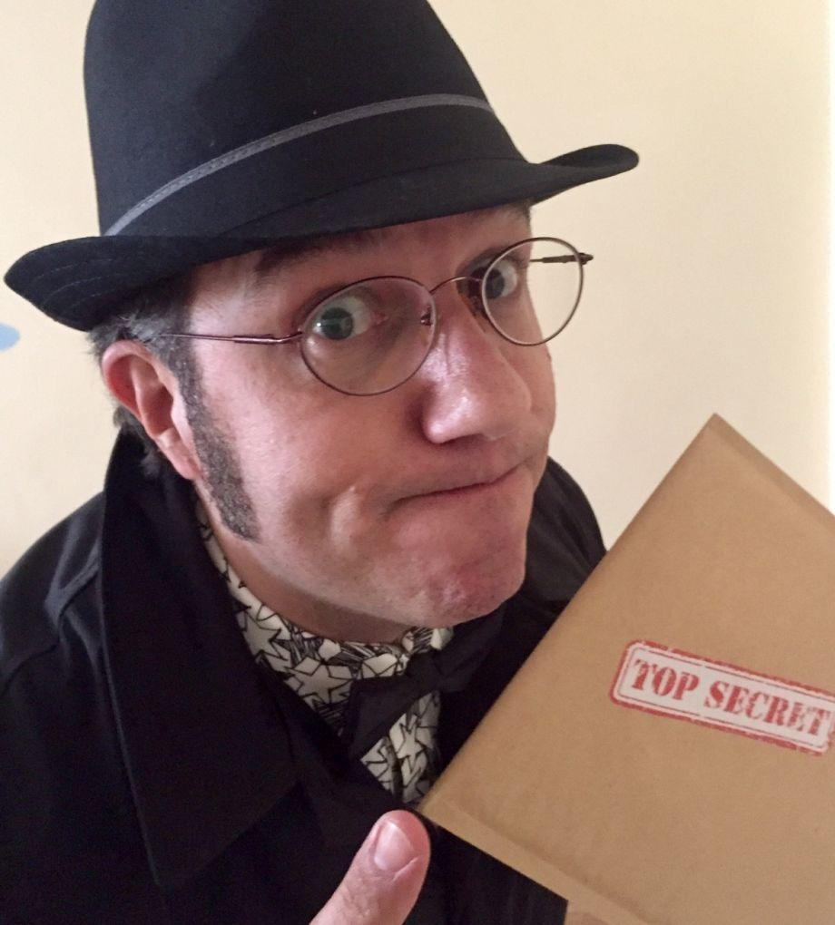 Doctor Hopper, el protagonista de l'obra de teatre associada al programa "Sigues Tu"