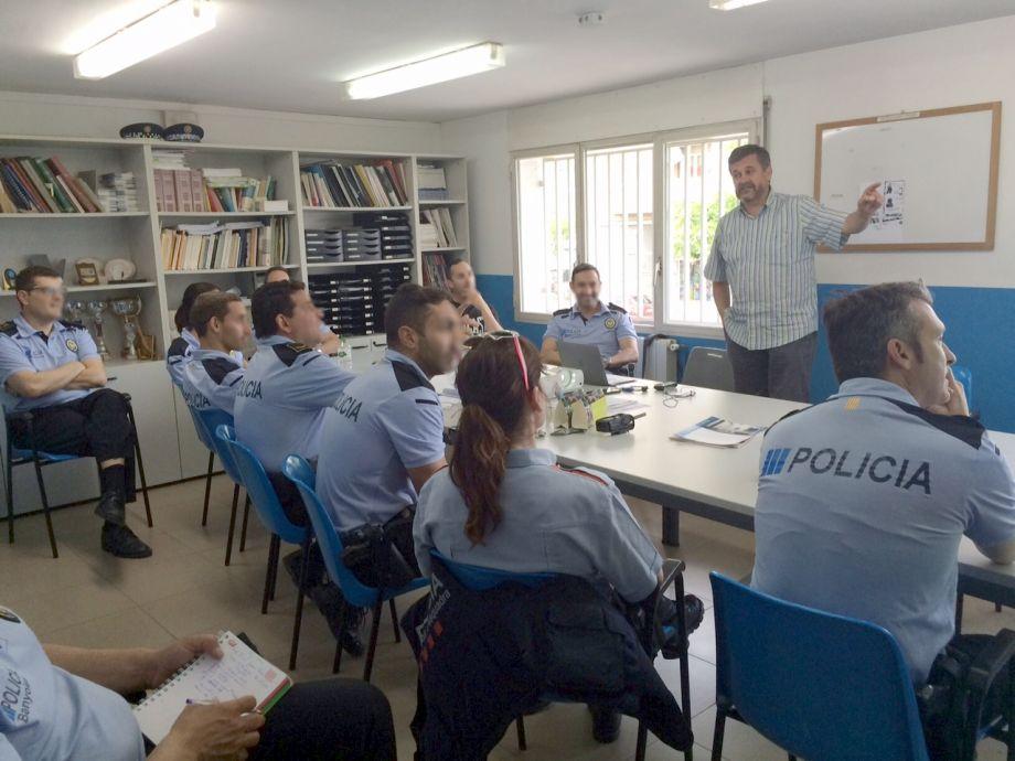 sessió informativa per la Policia Local de Banyoles