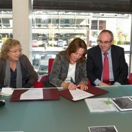 La Càtedra de Promoció de la Salut dóna el seu fons documental a la biblioteca de la UdG