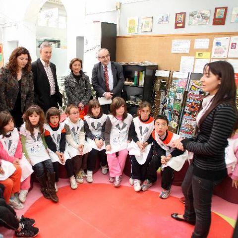 Dipsalut presenta la nova exposició educativa "Cuida't les dents"