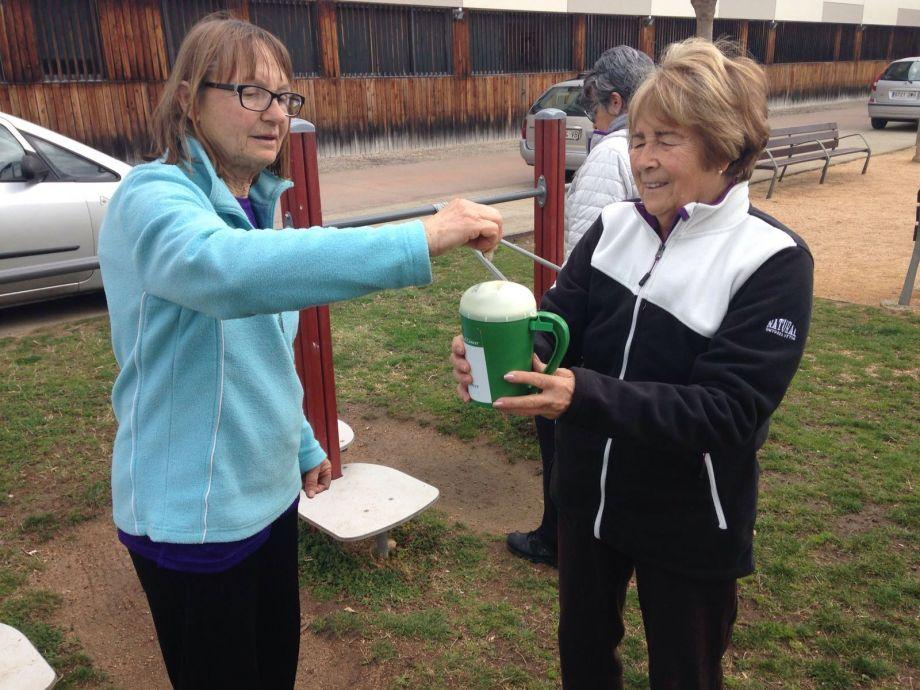 Èxit de participació en les marxes nòrdiques solidàries contra el càncer