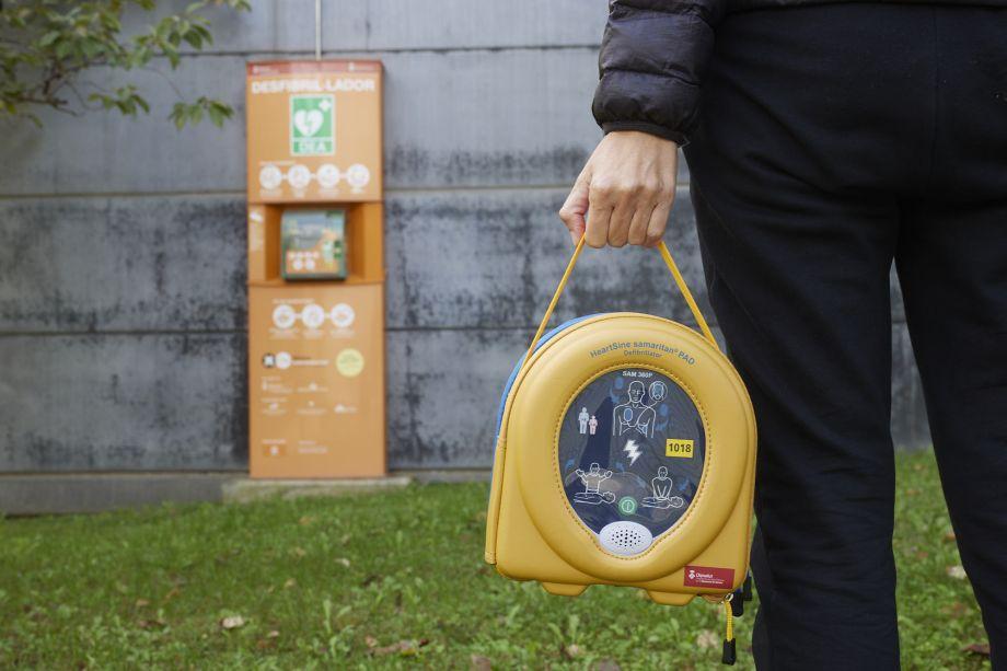 Imatge dels desfibril·ladors de la xarxa de Dipsalut. Autoria: E.Kelele/Dipsalut
