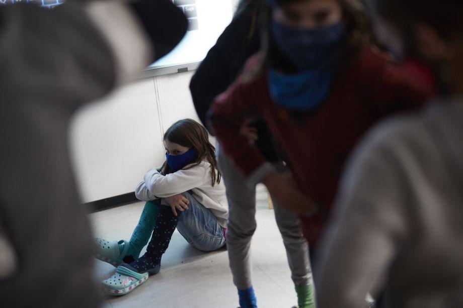 Fotografia d'arxiu d'una dinàmica del «Sigues tu» a una escola de primària. E.Kelele/Dipsalut