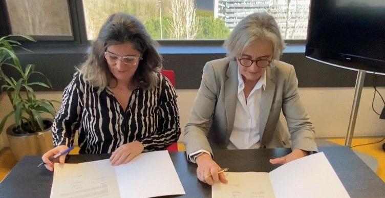 Signatura del conveni entre Dipsalut i Idibgi